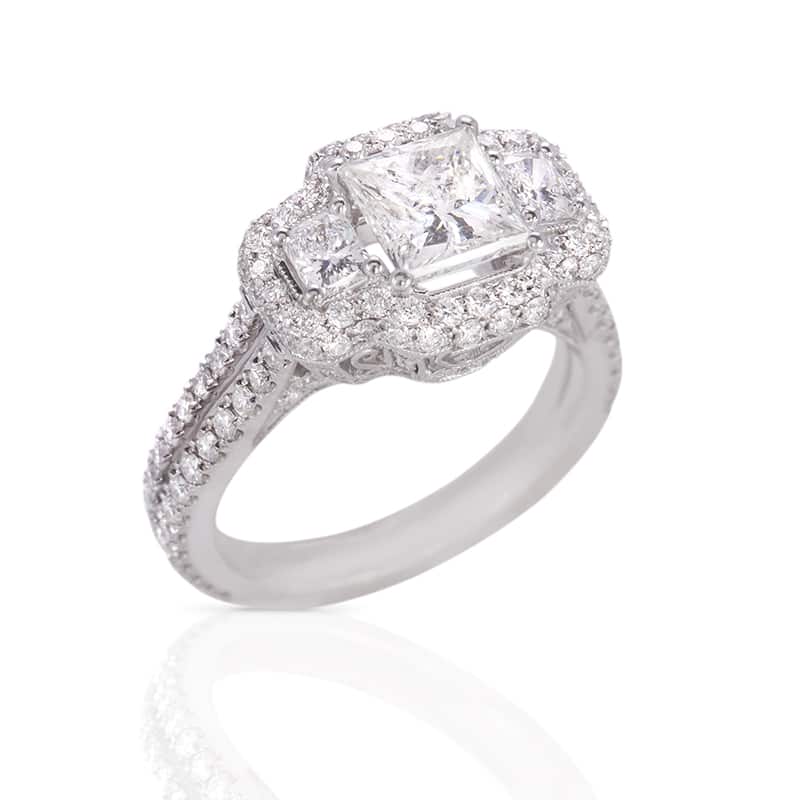  Glamorous Hollywood Fashion Diamond Engagement Ring 
