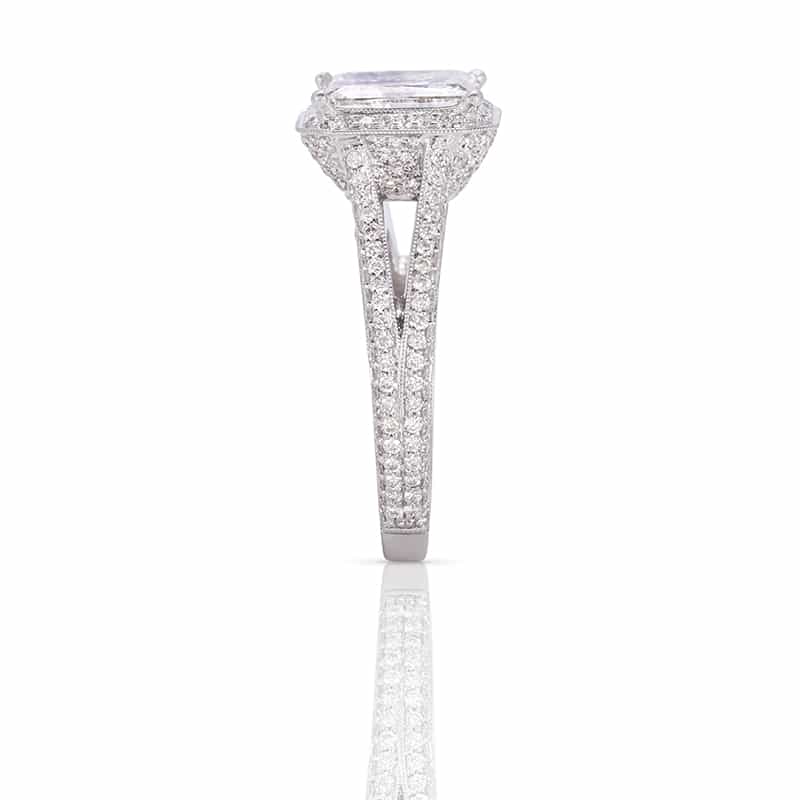  Suductive Princess Cut Diamond Engagement Ring In 18k 