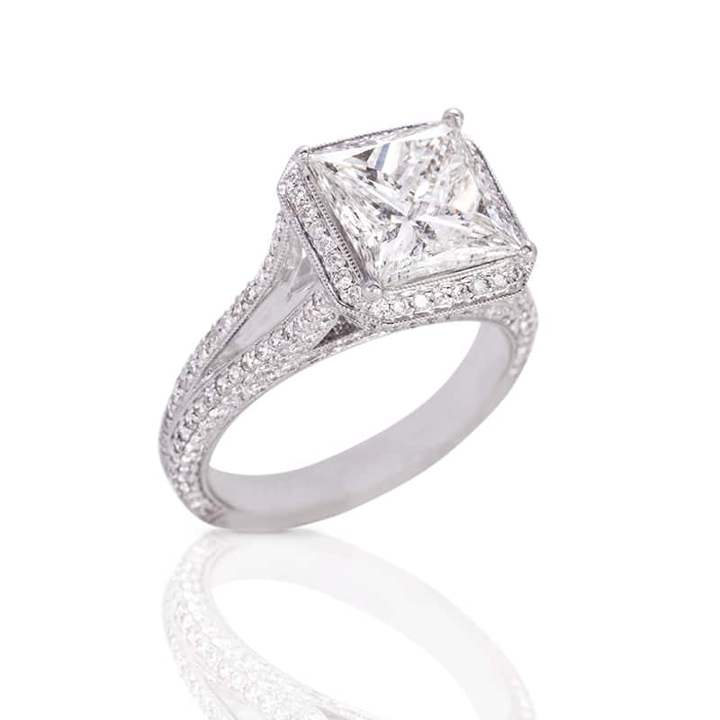  Simply Suductive Princess Cut Diamond Engagement Ring In 18k 