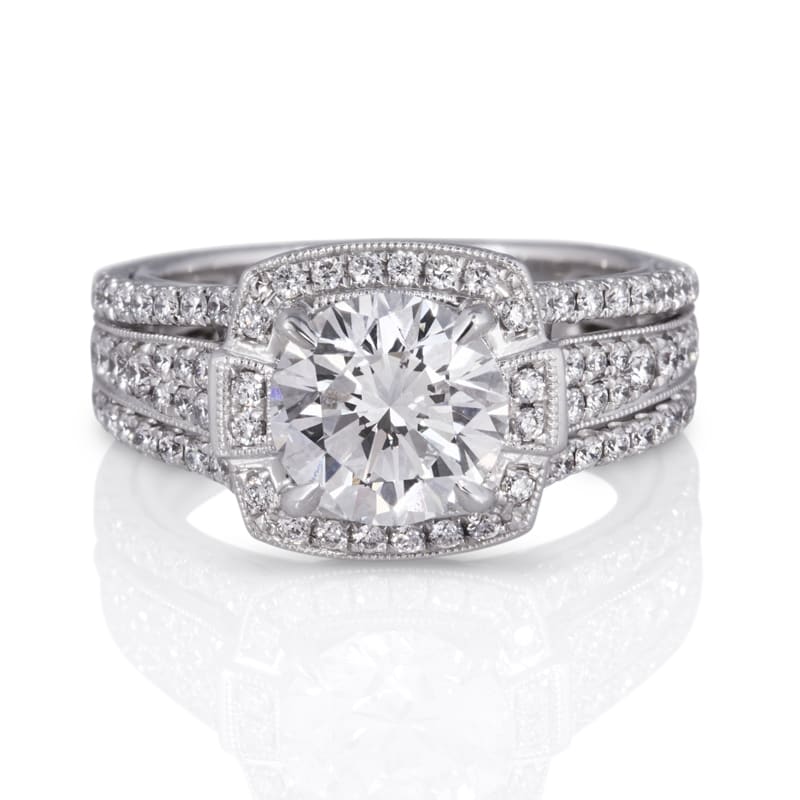  Captivating Glamorous Round Brilliant Diamond Engagement Ring Set In 14k 