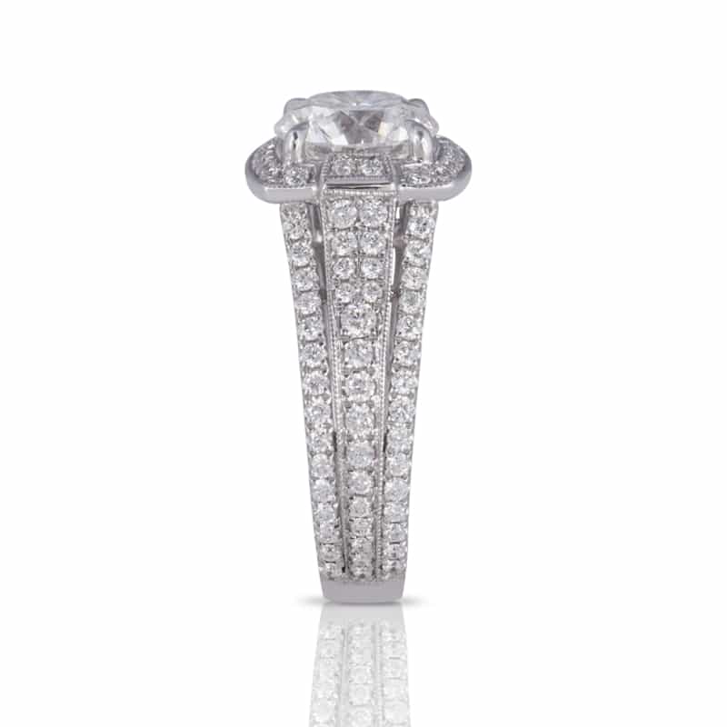  Captivating Glamorous Round Brilliant Diamond Engagement Ring Set In 14k 